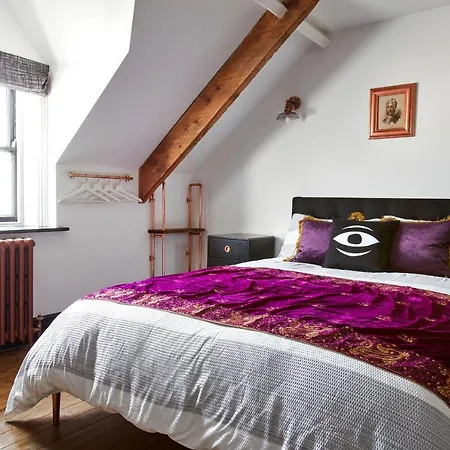 Jet Black Jewel Guest house