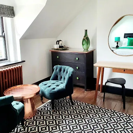 Jet Black Jewel Guest house
