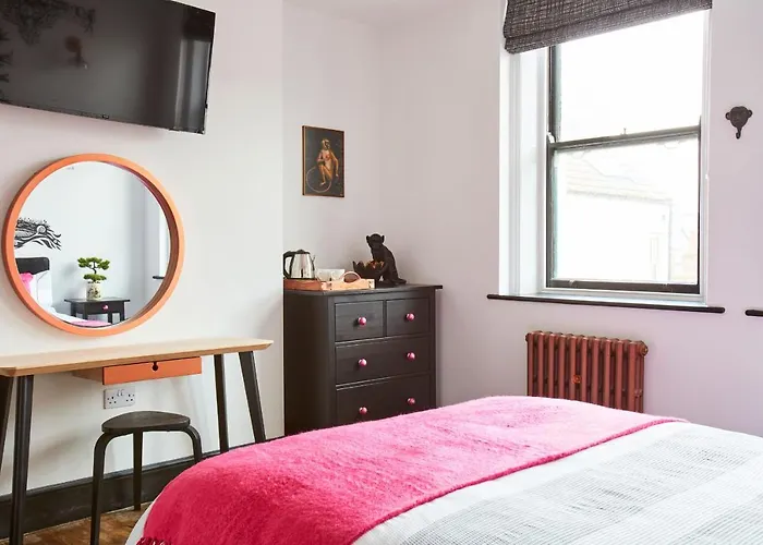 Jet Black Jewel Guest house