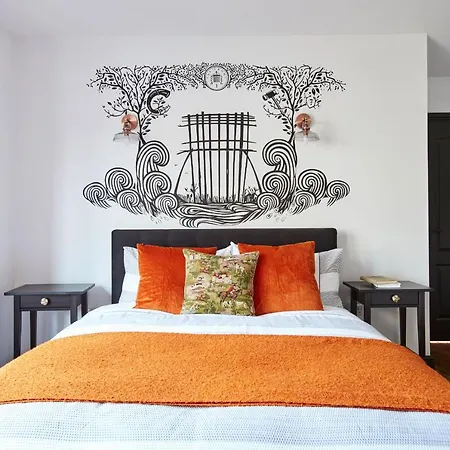 Jet Black Jewel Gasthuis Whitby