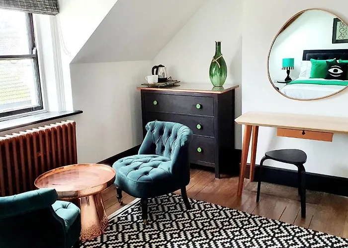 Jet Black Jewel Gasthuis